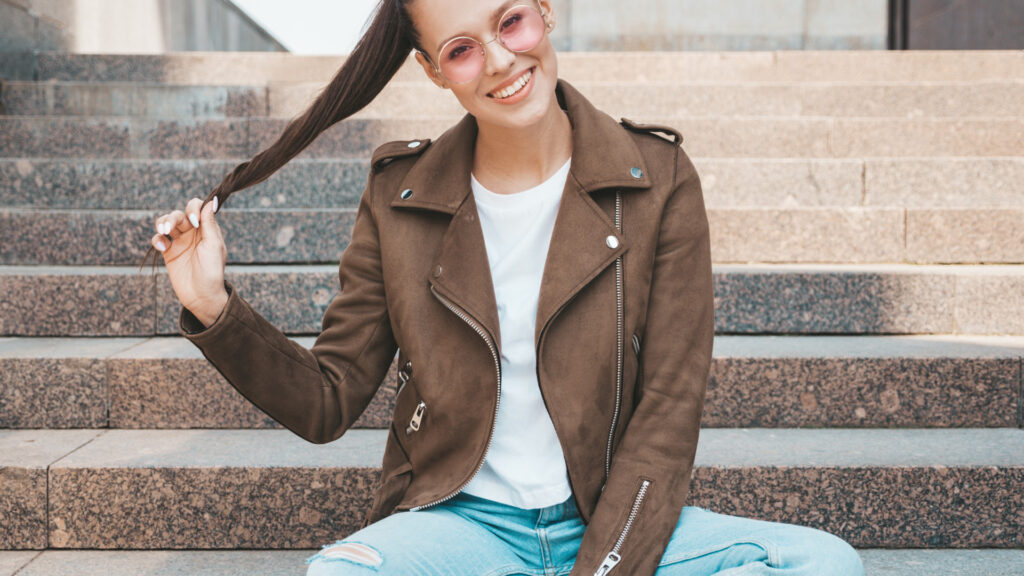 Pourquoi la veste légère est la pièce indispensable de la garde-robe féminine ?